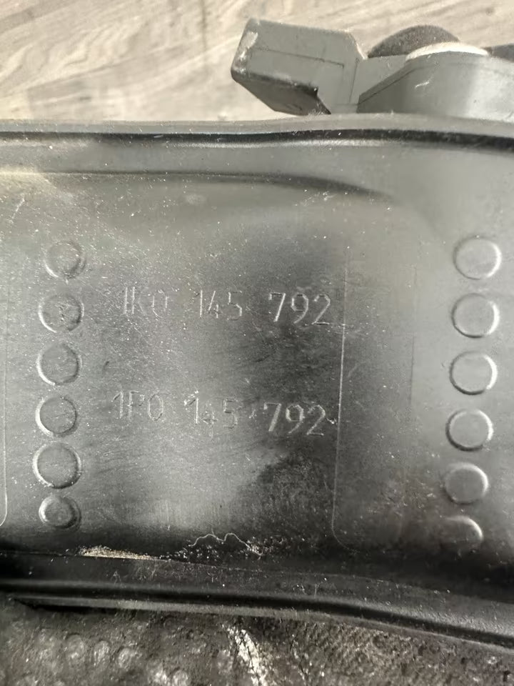 1K0145792 Ladeluftschlauch Druckrohr VW Seat Audi Skoda
