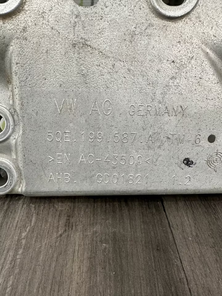 5QE199587A Motorhalter Halterung Links Vw E-Golf VII 7 EAGA