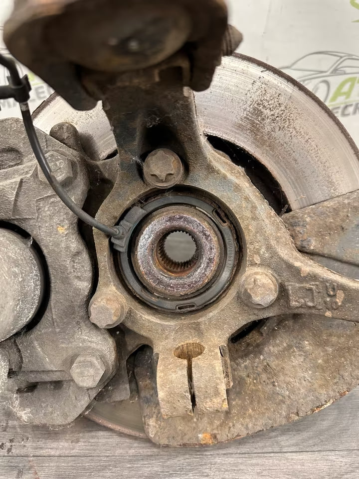 13156048 Achsschenkel Radnabe Rechts Opel Astra H 1,7 CDTI