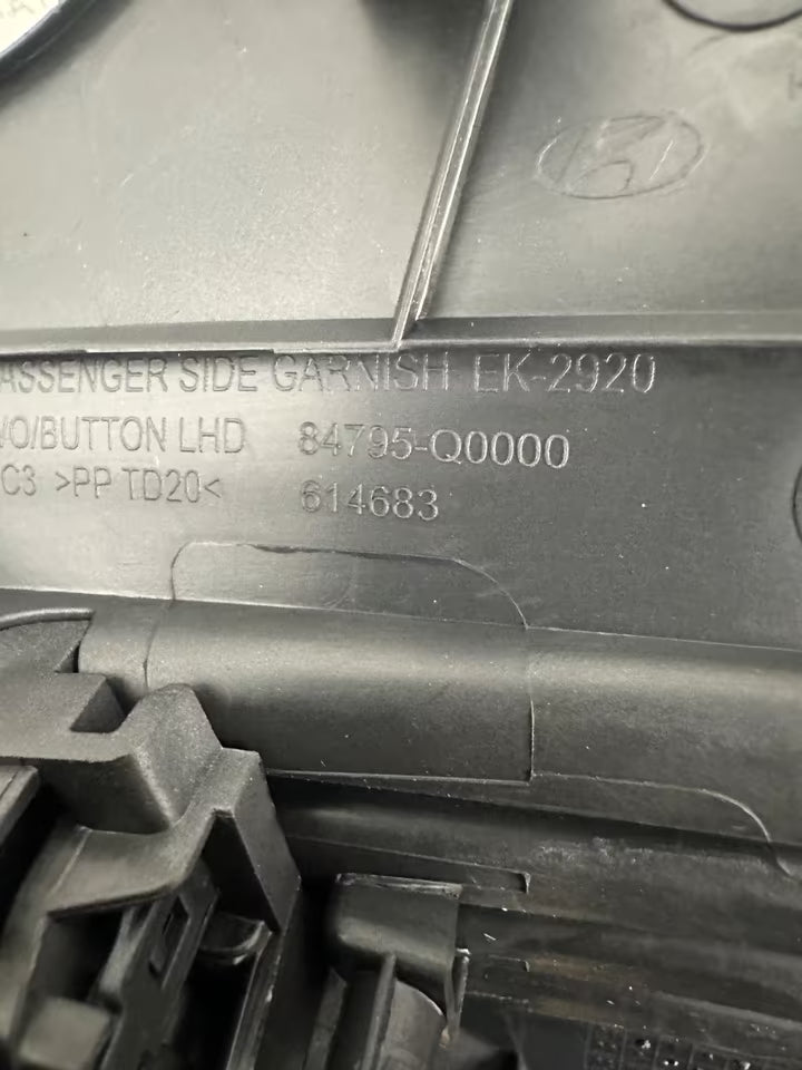 84795-Q0000 Armaturenbrett Mittelleiste Für Hyundai Bayon