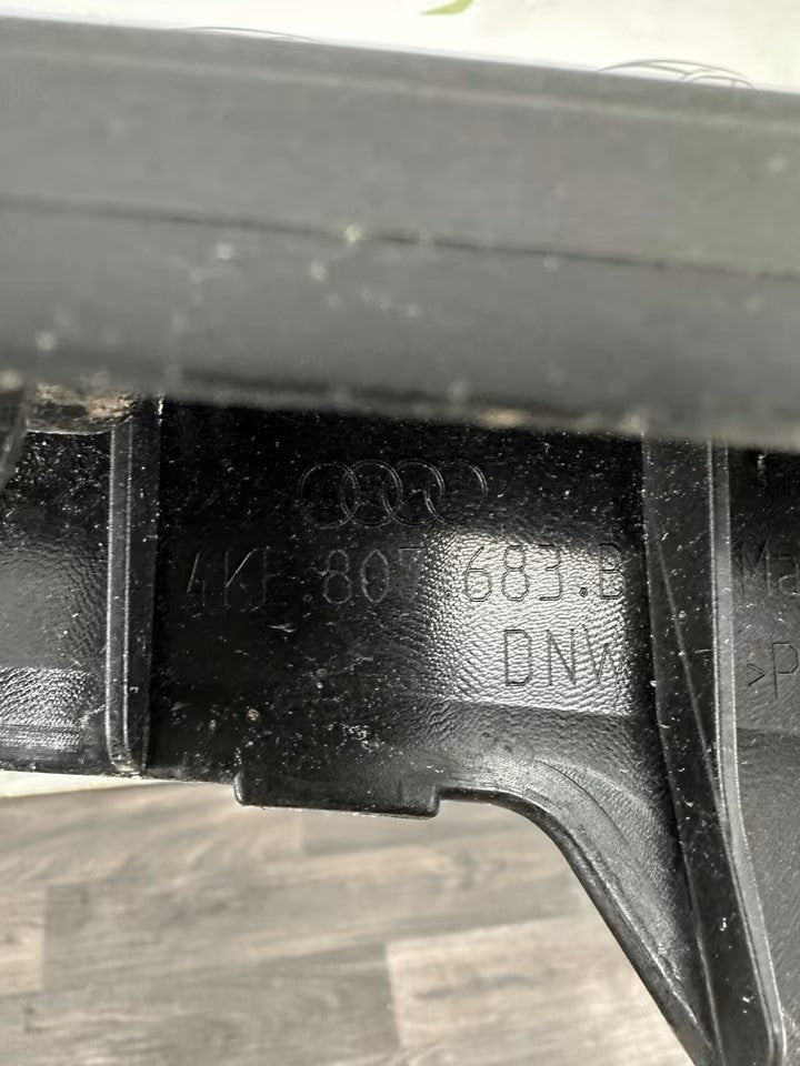 4KE807683B Stoßstangen Gitter Vorne Audi E-Tron Modelle