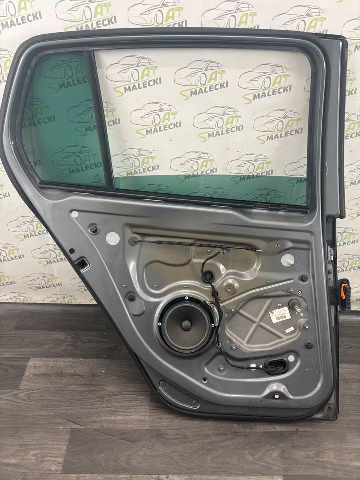 Türe Tür hinten links VW Golf V 5 1K Modell Farbe LA7T