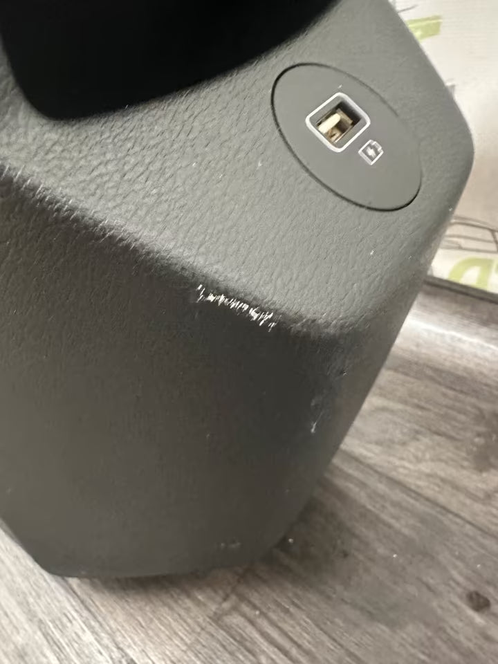 84610Q0050NNB Mittelkonsole Armlehne Komplett Hyundai Bayon