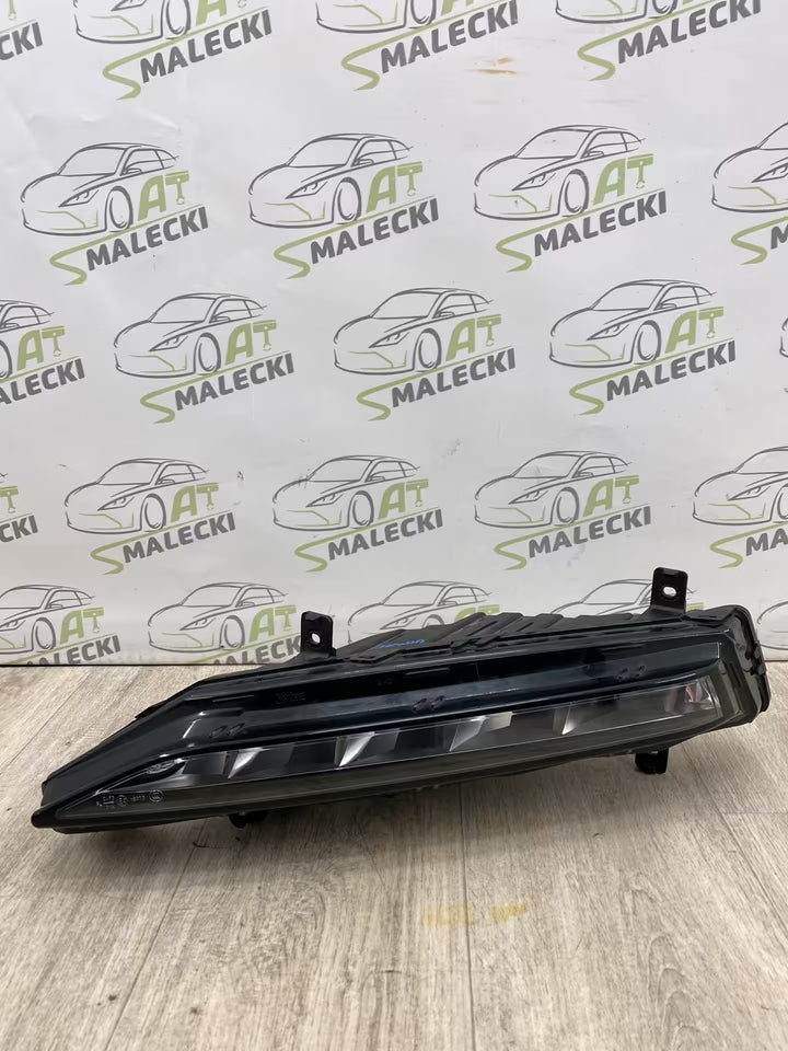 3V0 941 699 B Scheinwerfer Nebel LED Skoda Superb 3V Modell