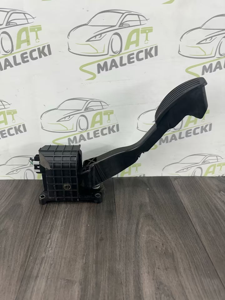 C497 Ford Ka Ru8 Gaspedal