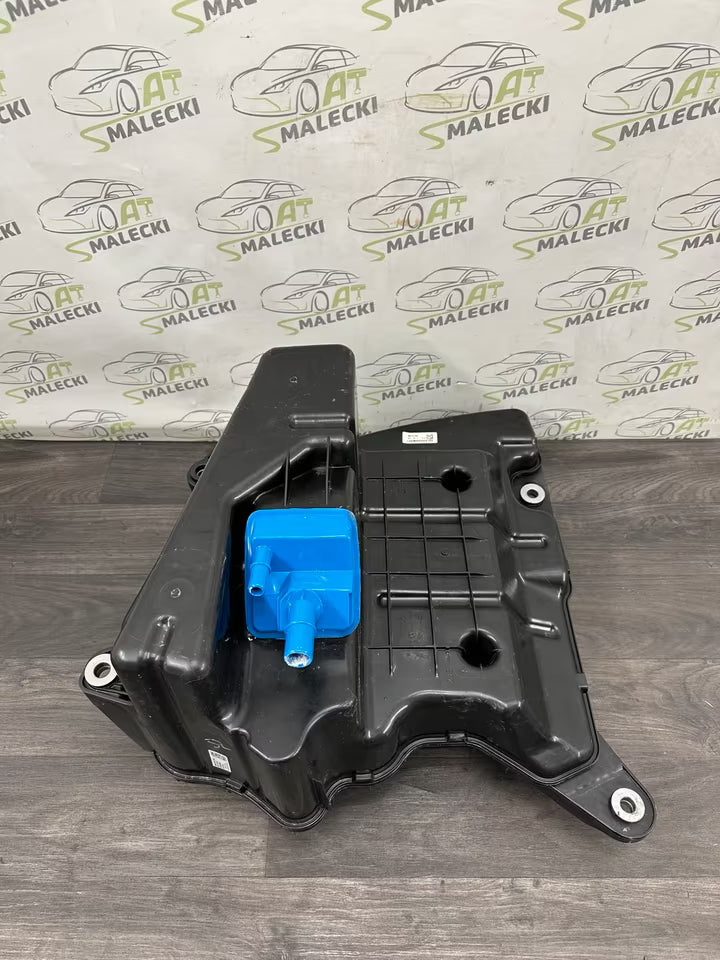 8W0131878BT Audi AdBlue Tank Reduktionsmitteltank Audi A4 8W