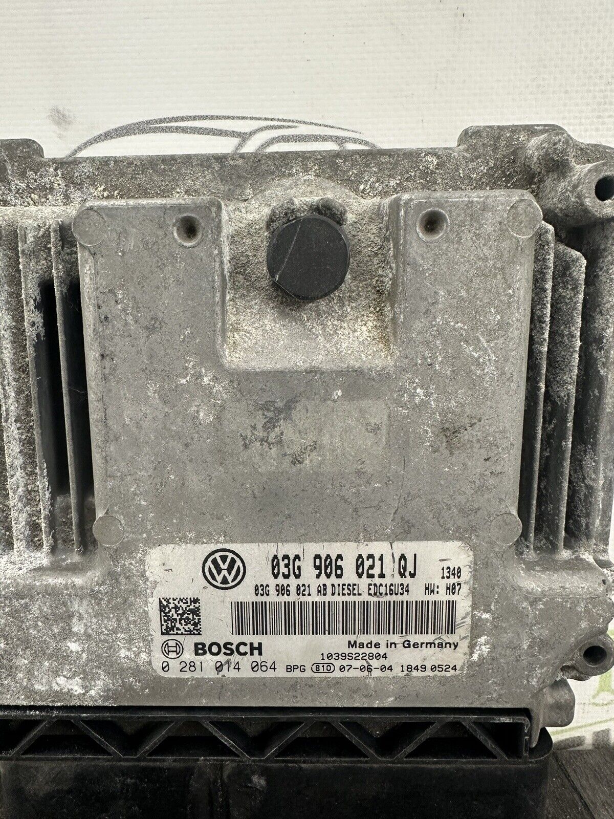 6305370
