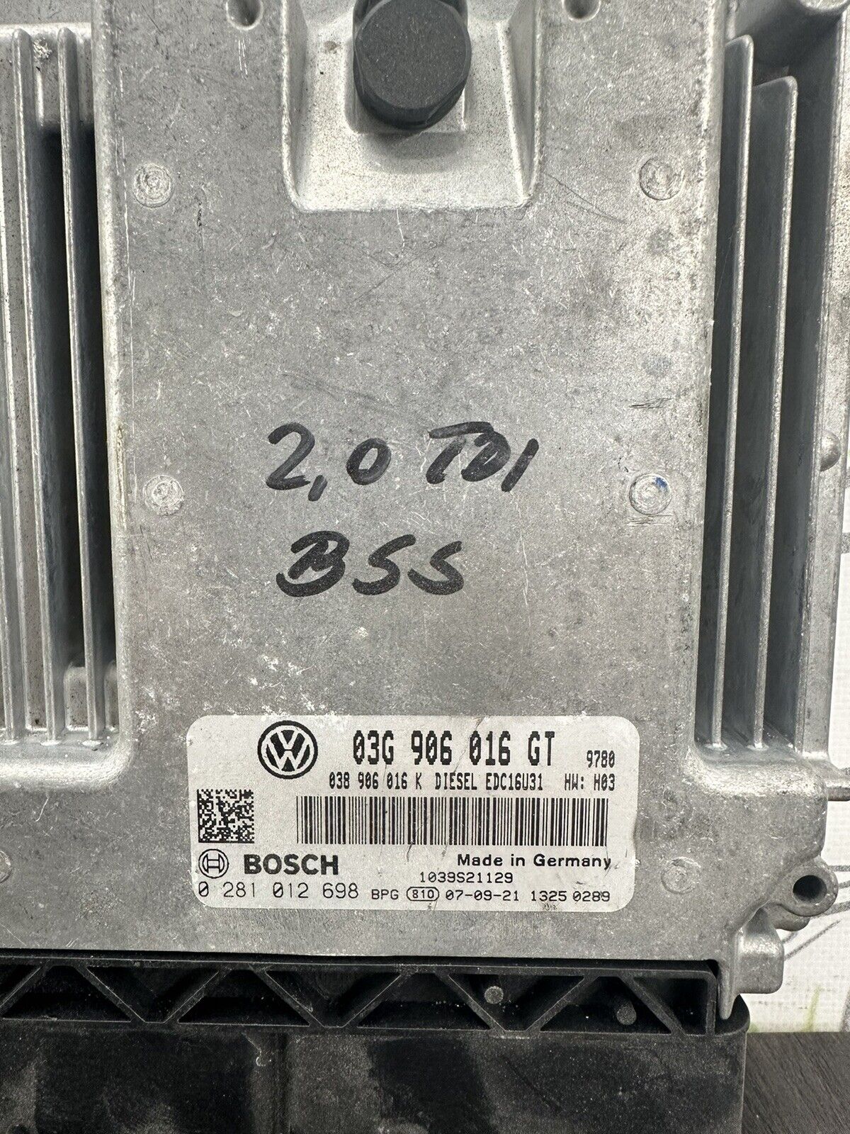 6304405