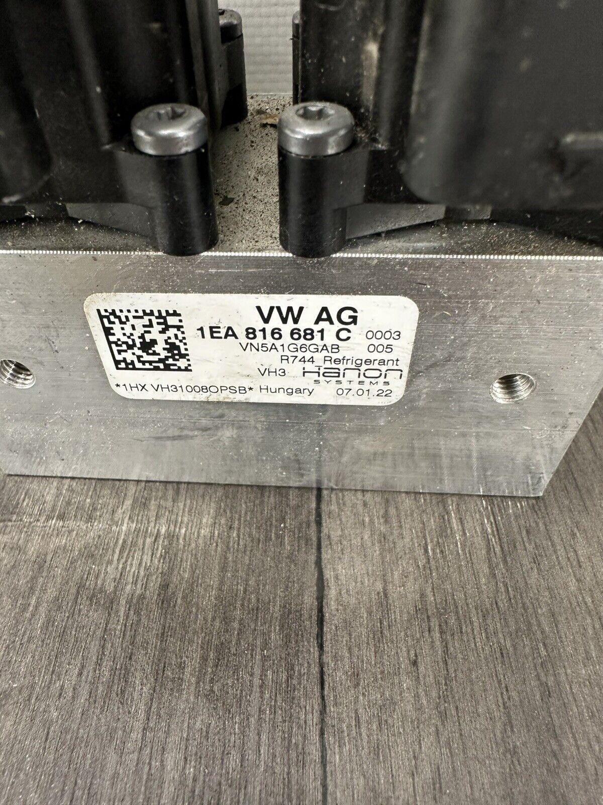 6307318