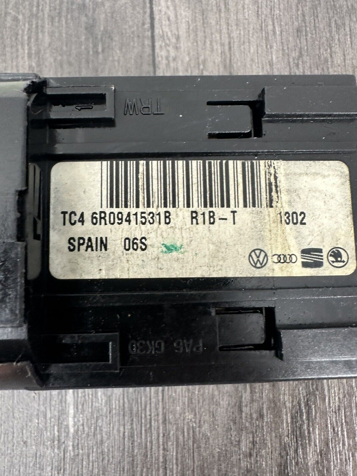 6308900