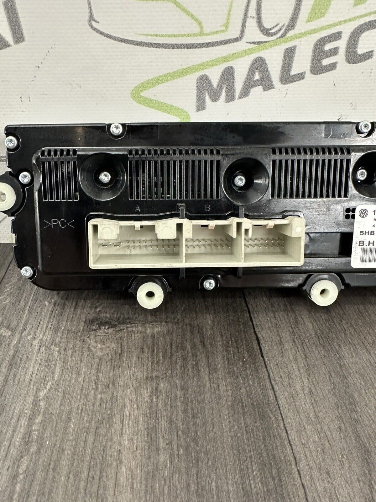 6305557