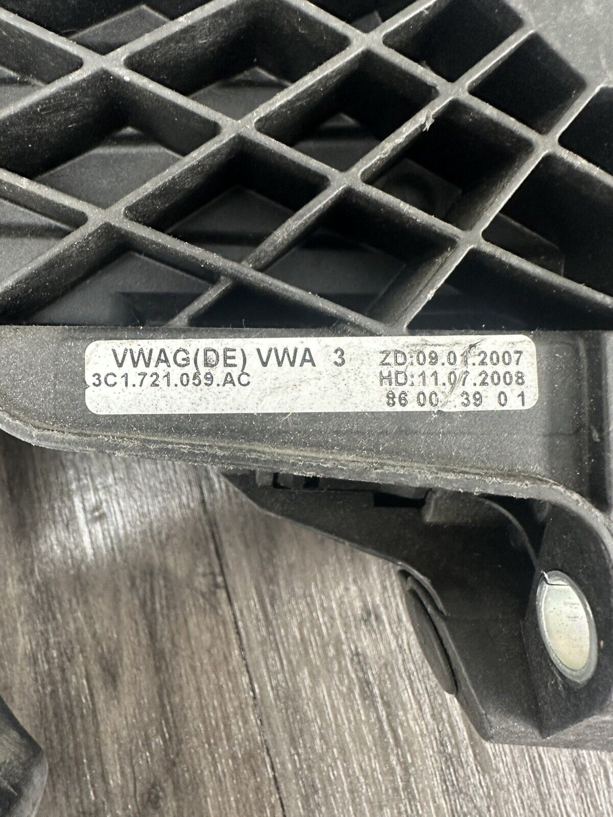 6308518