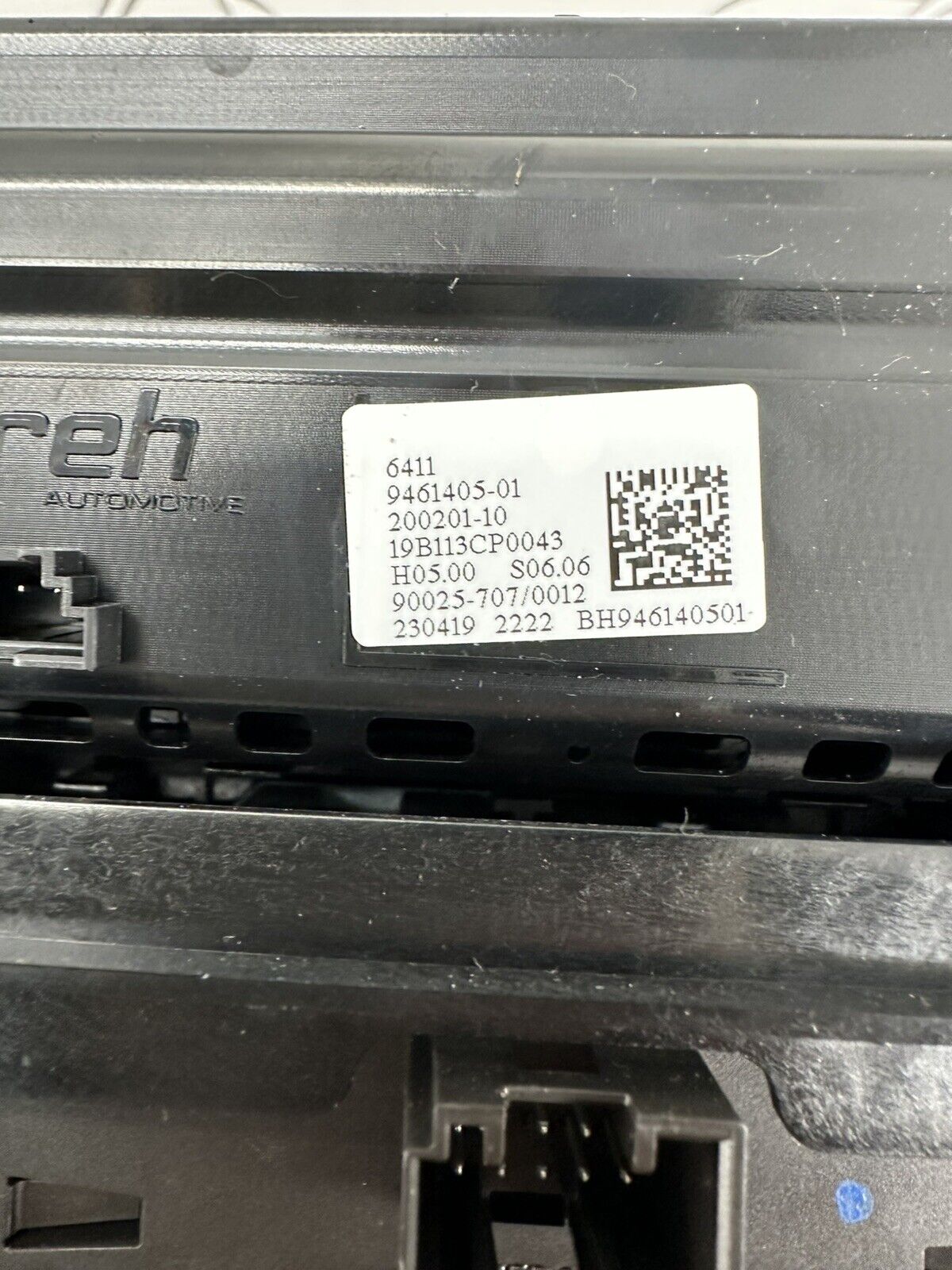 6304460
