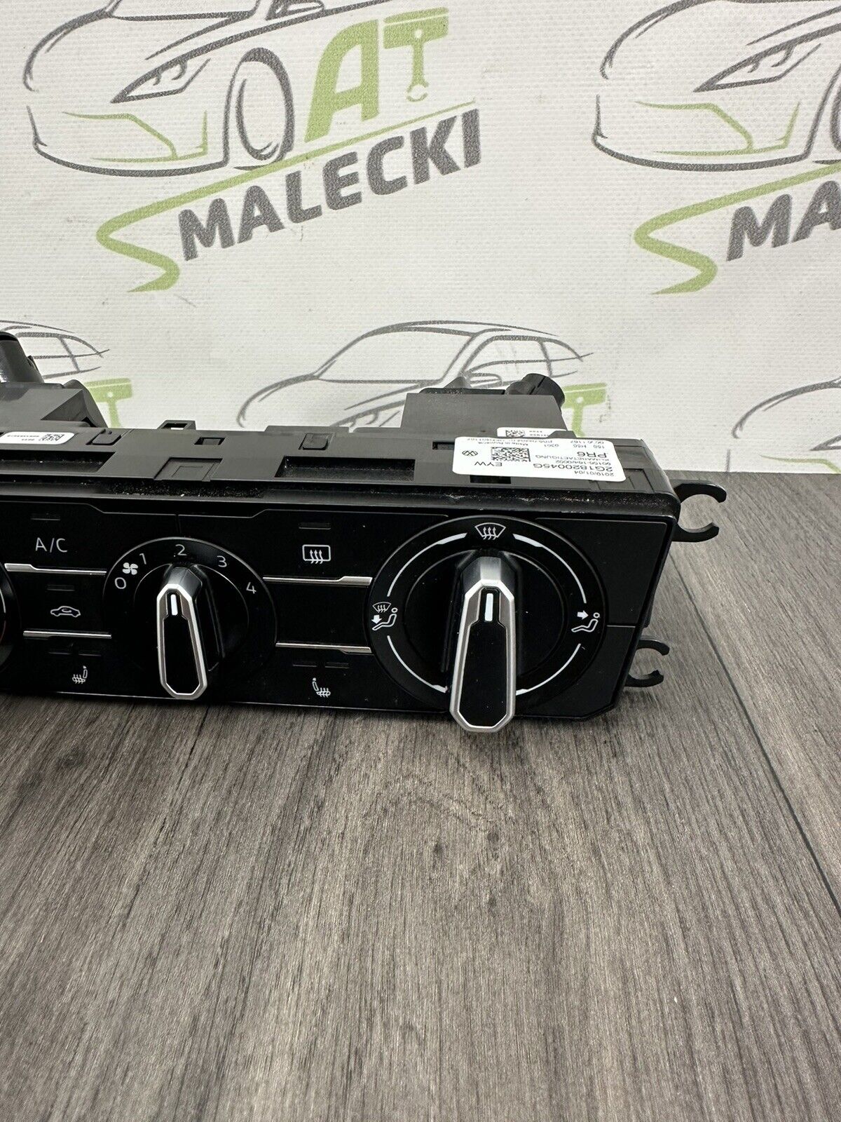 6304477