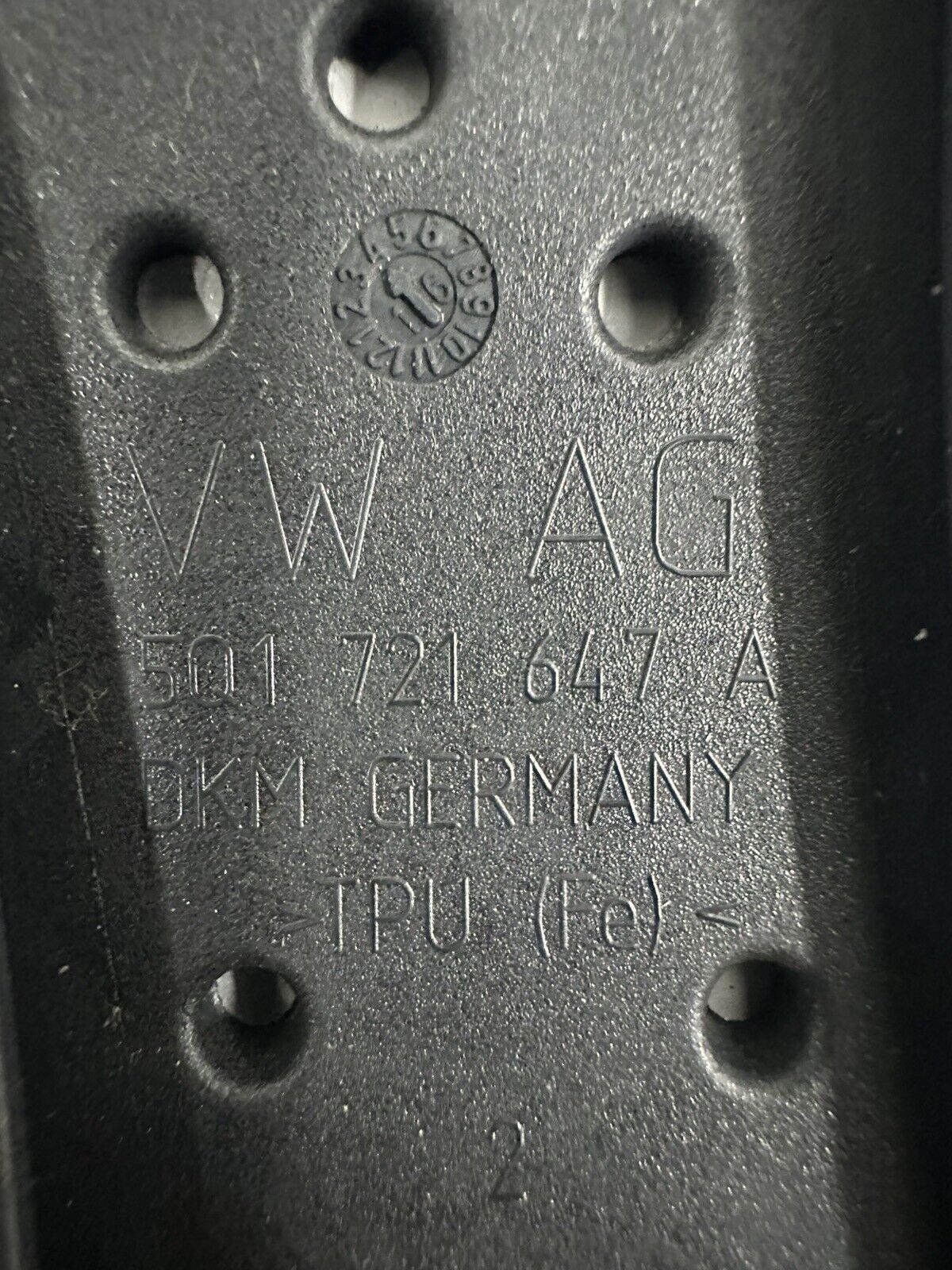 6304634