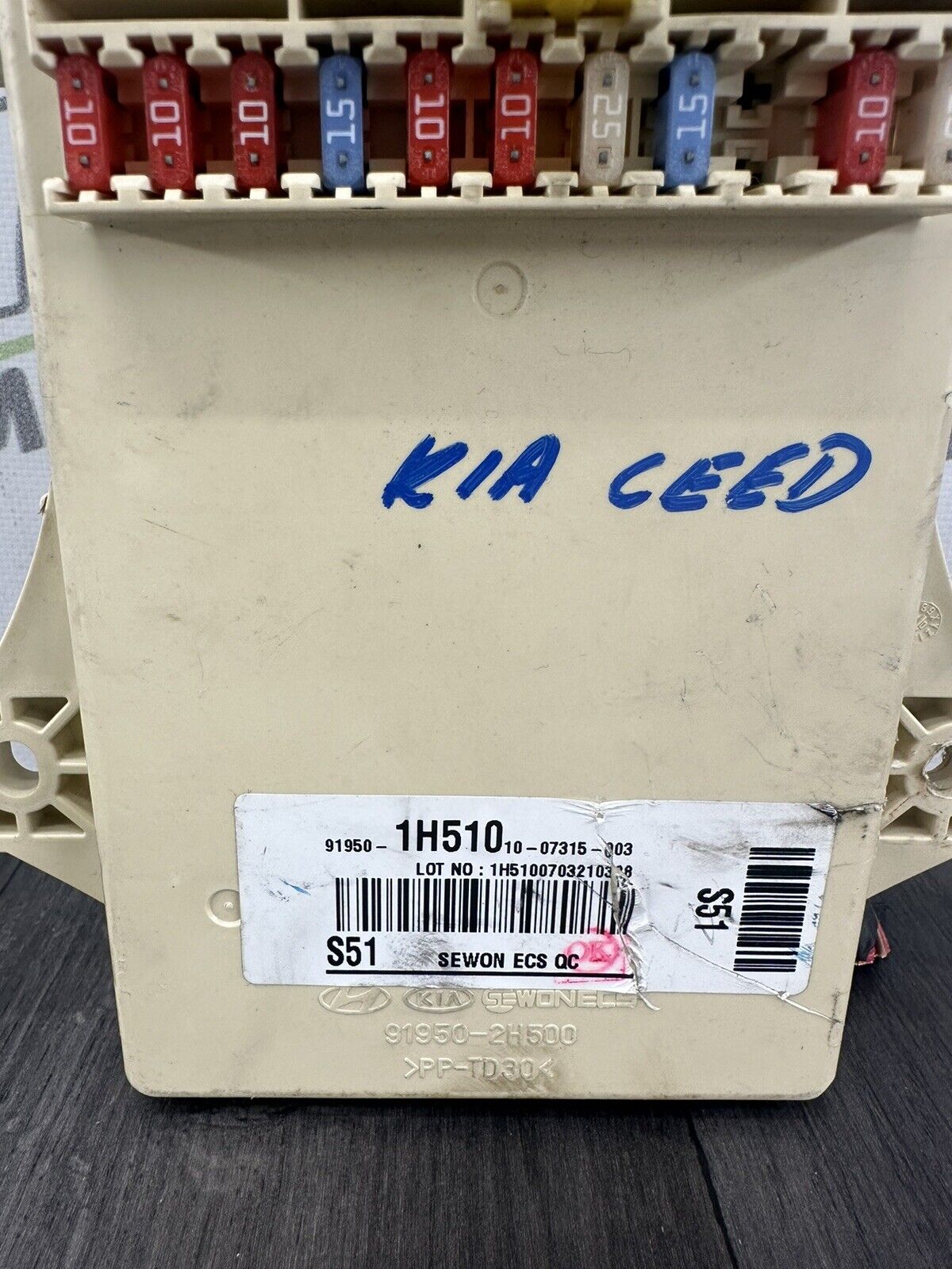 6304827