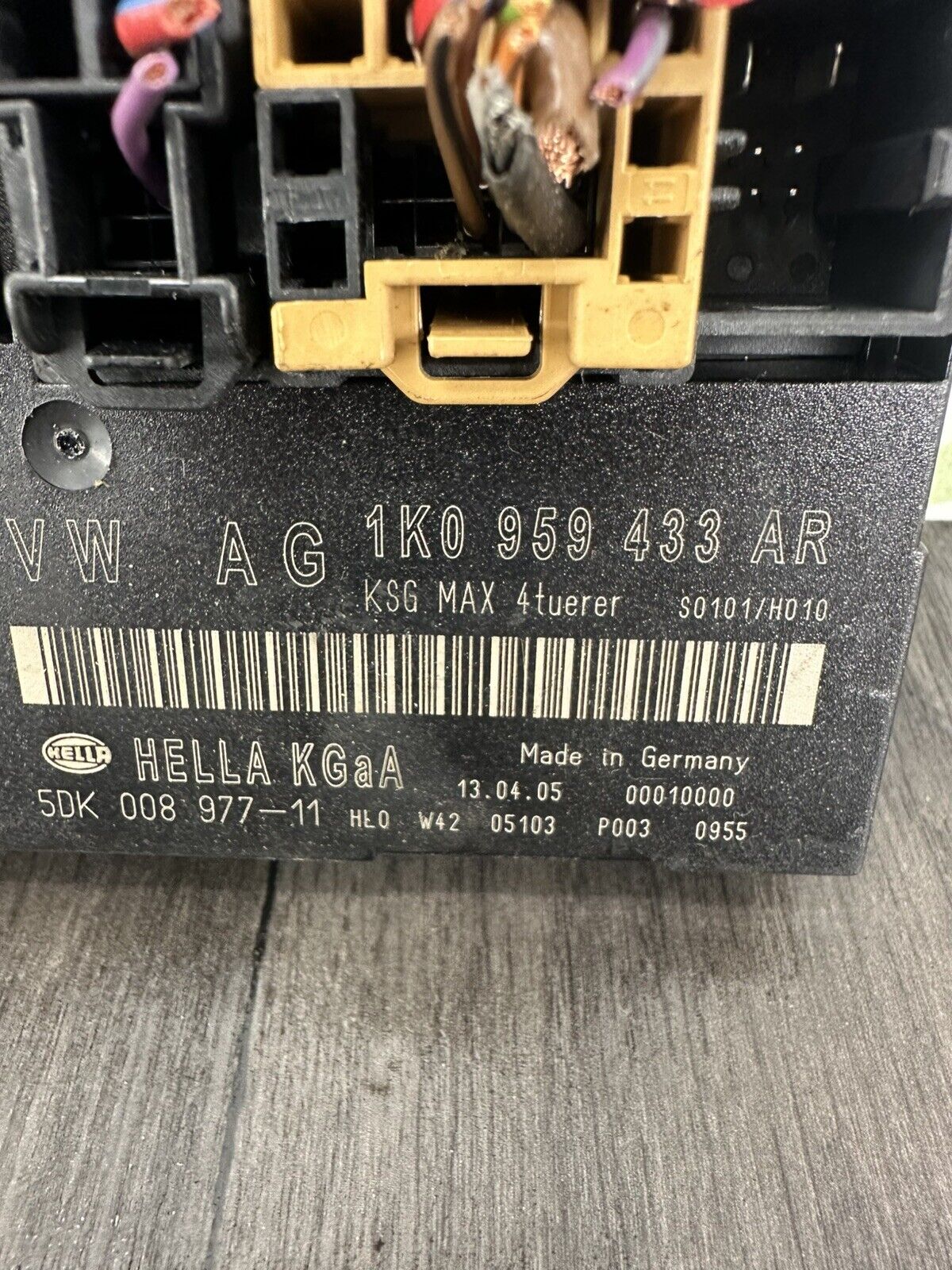 6304994