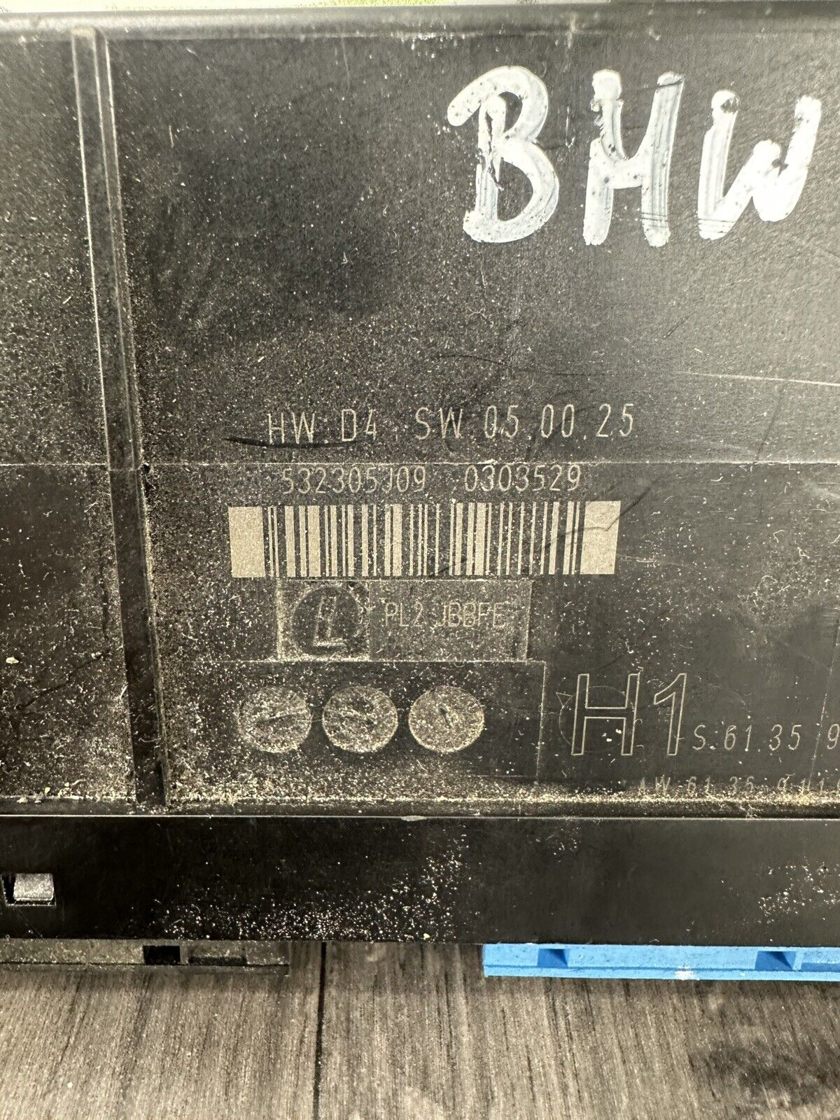 6305632