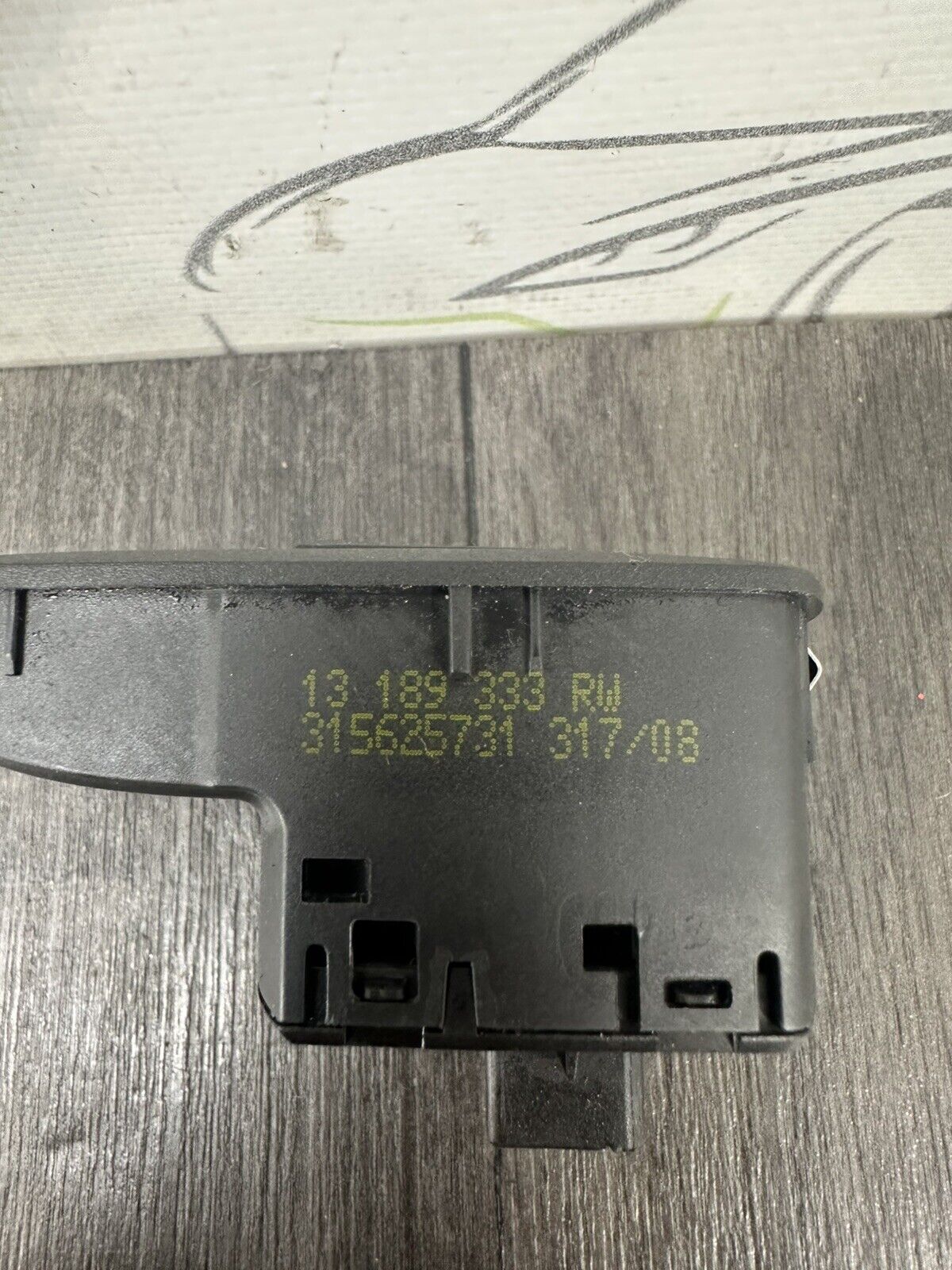6304810