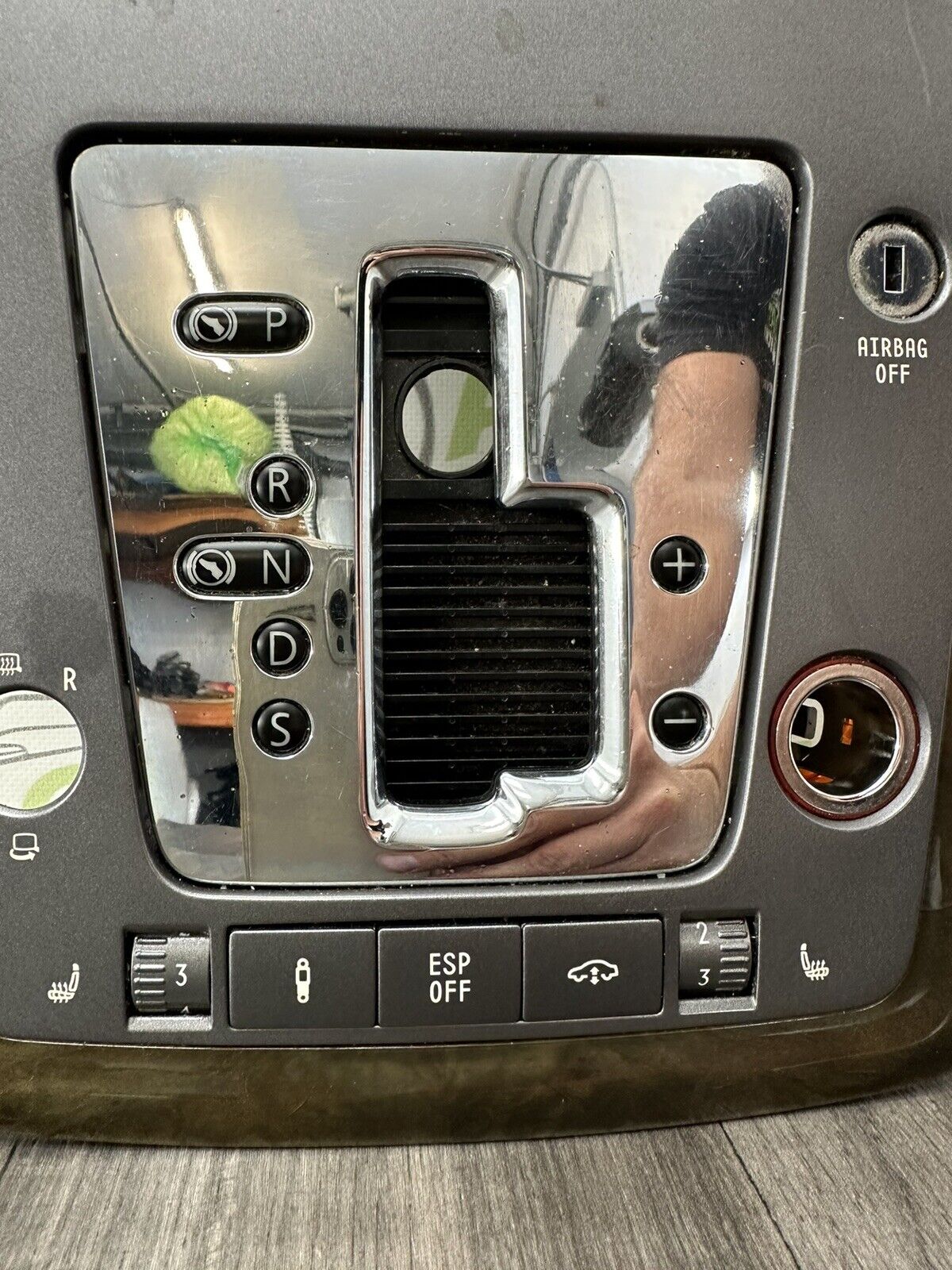 6309043