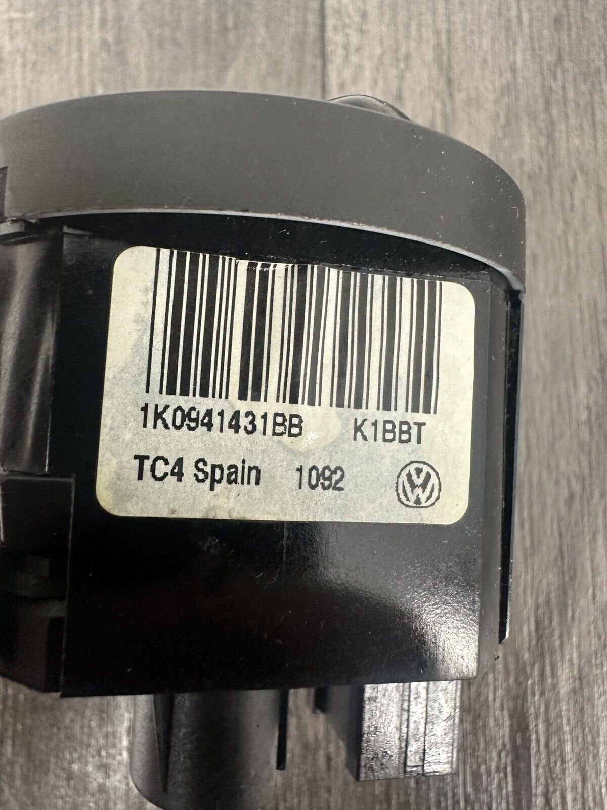 6308995