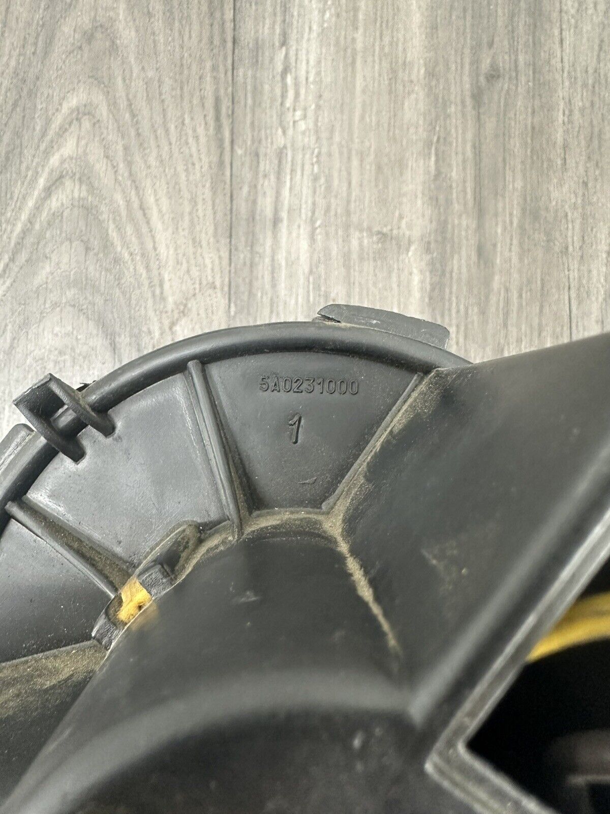 6308556