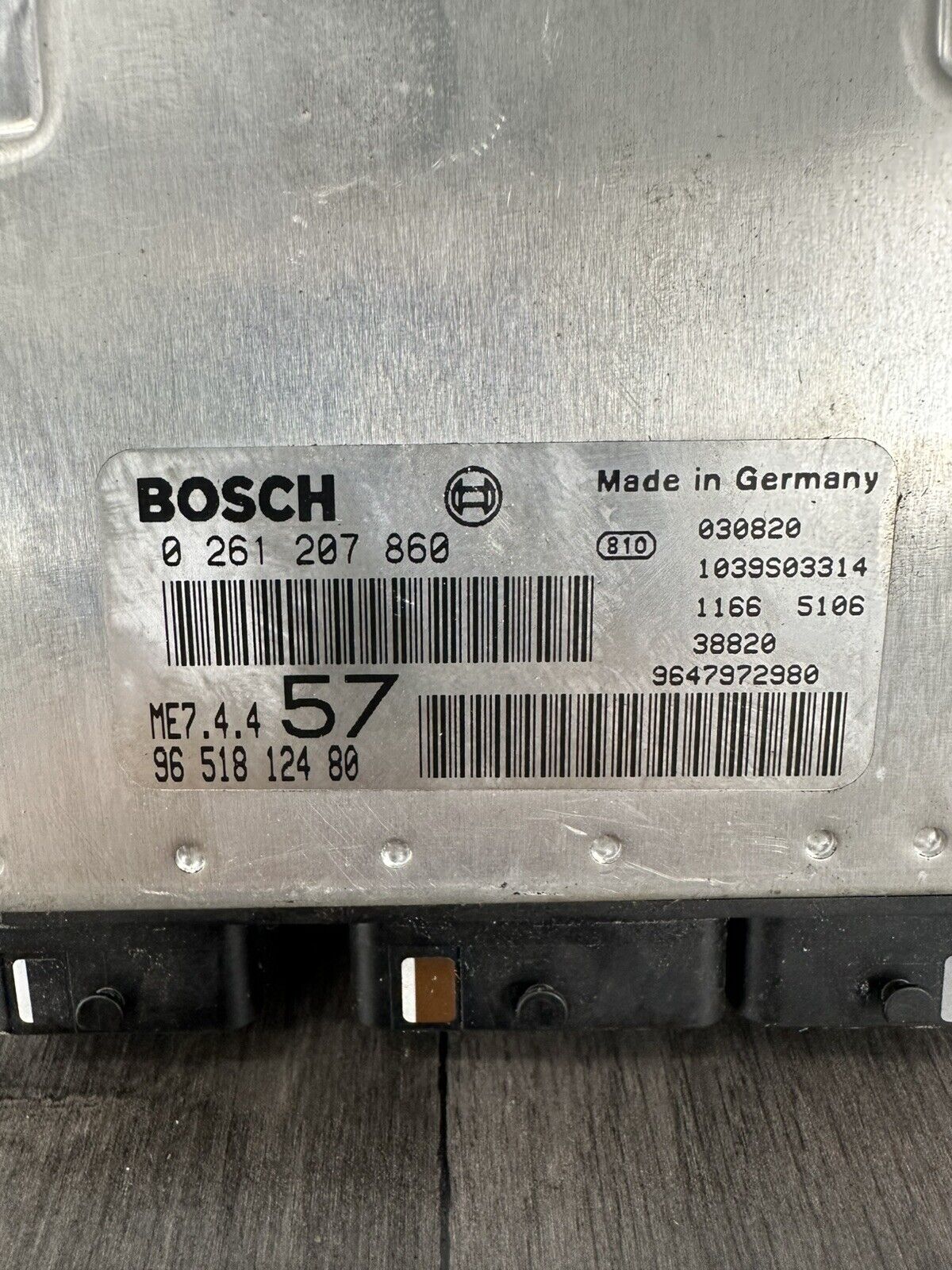 6304889