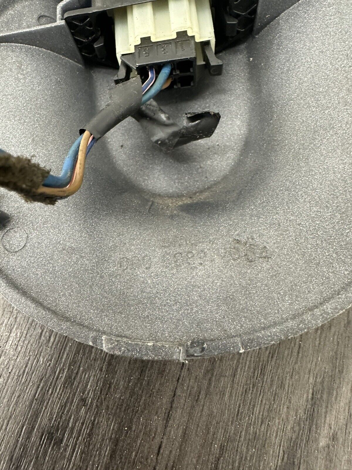 6305900
