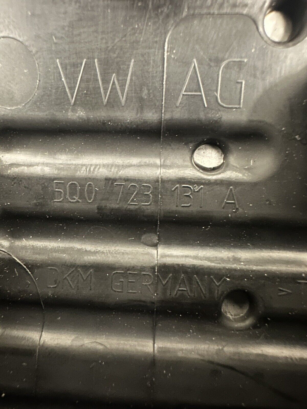 6304634