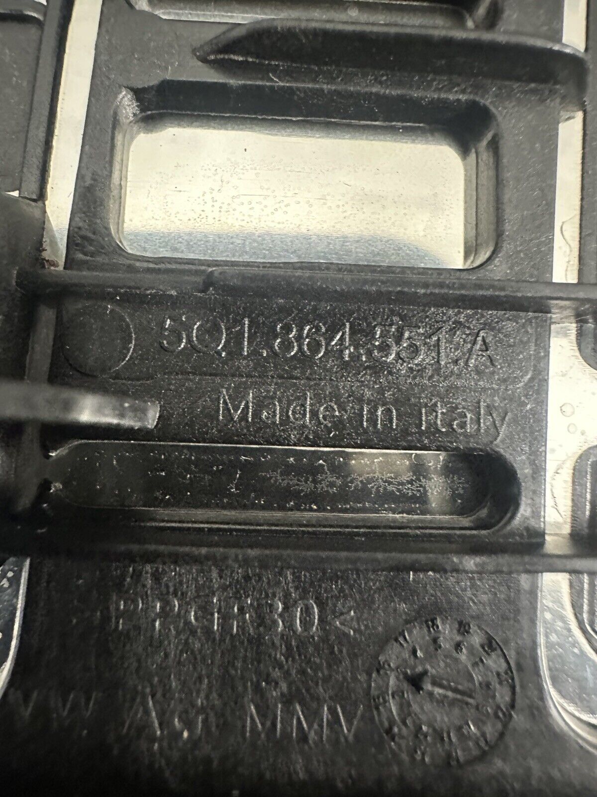 6304634