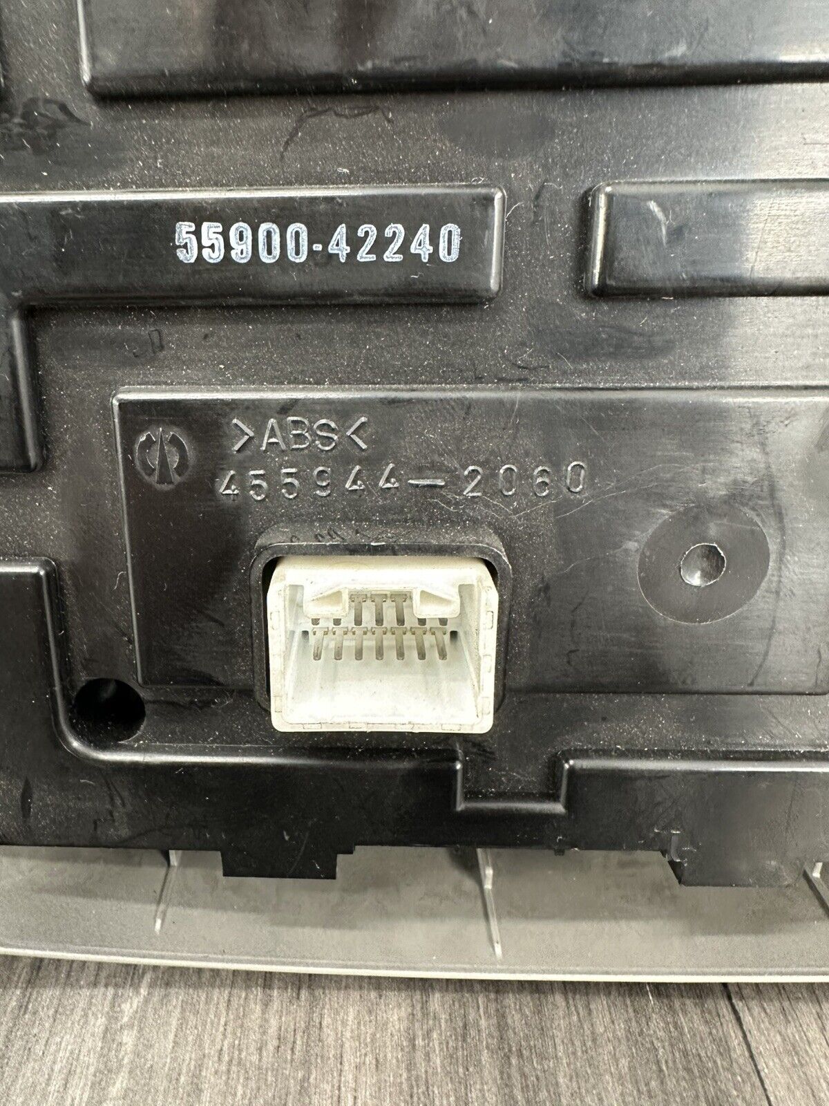 6304422