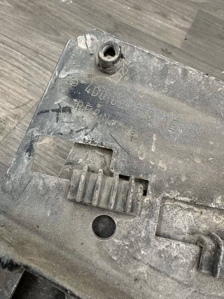 4D0821138AE Kotflügel Halter Halterung Rechts Audi A8 D2 4D Model