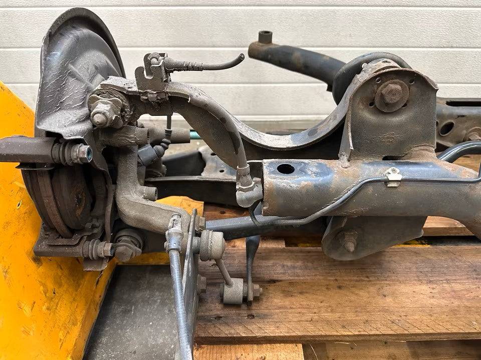 Hinterachse Achse Hinten Audi A3 8P Modell 4-Tür 1K0505315BF