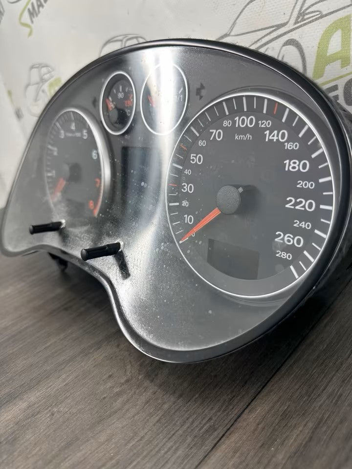 8P0920931B Tacho Kombiinstrument Audi A3 8P Modelle 2.0 FSI