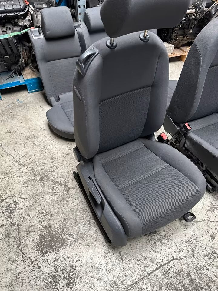 Innenausstattung Sitze Vw Golf V 5 1K 3-Tür Modell Stoff