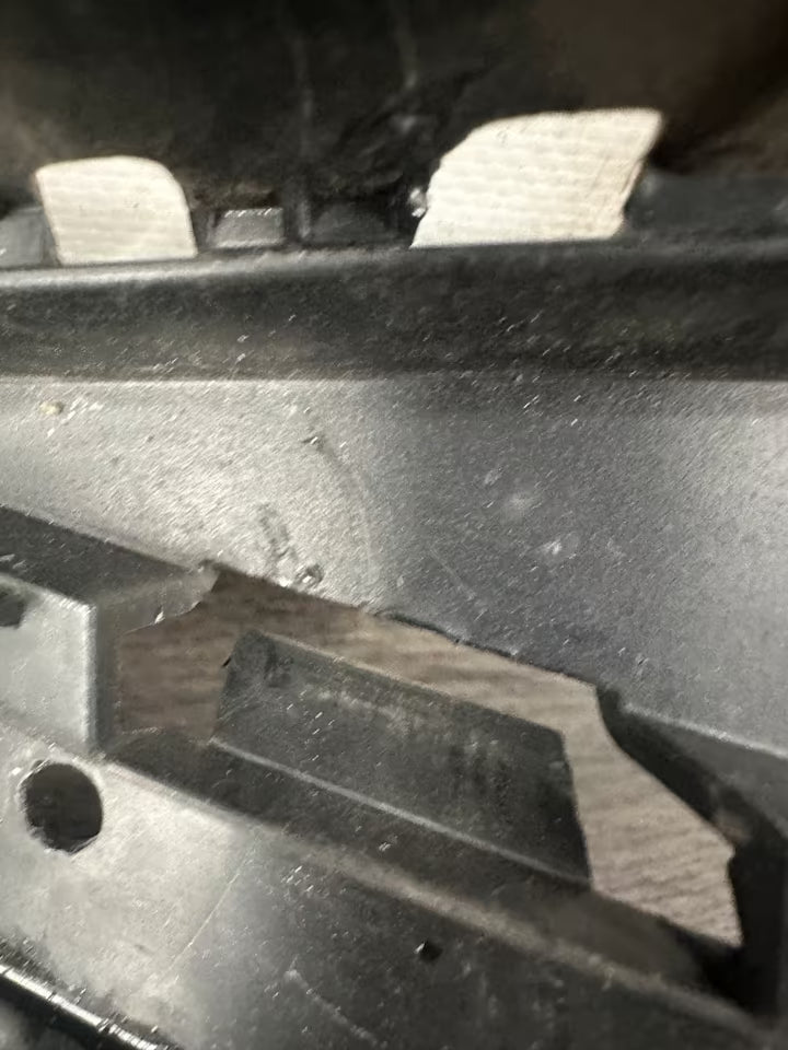8W0807683F Stoßstangen Gitter Vorne für Audi A4 B9
