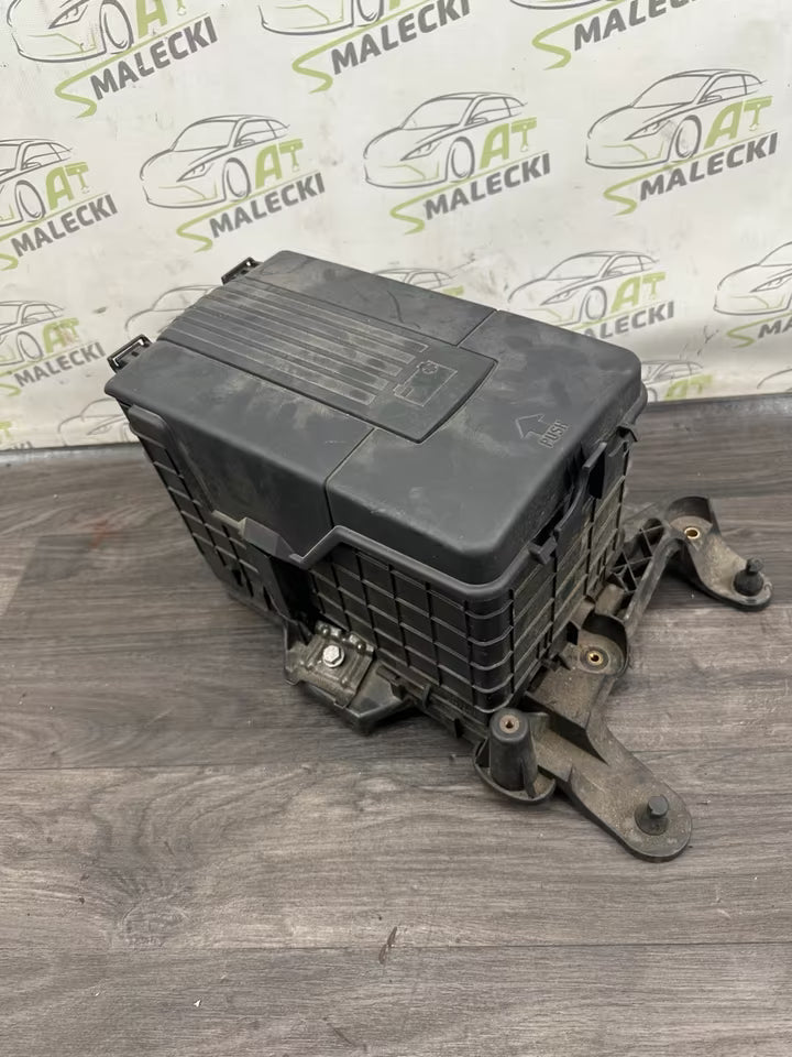 1K0915325A Batteriehalterung Batterieträger VW Passat 3C
