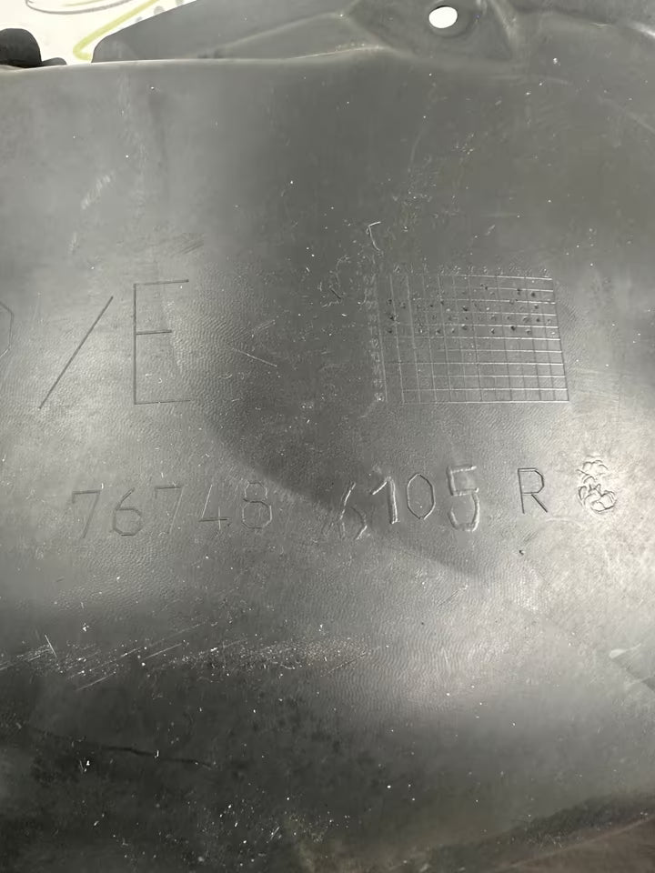 767486105R Radhausschale Hinten Rechts Renault Megane III