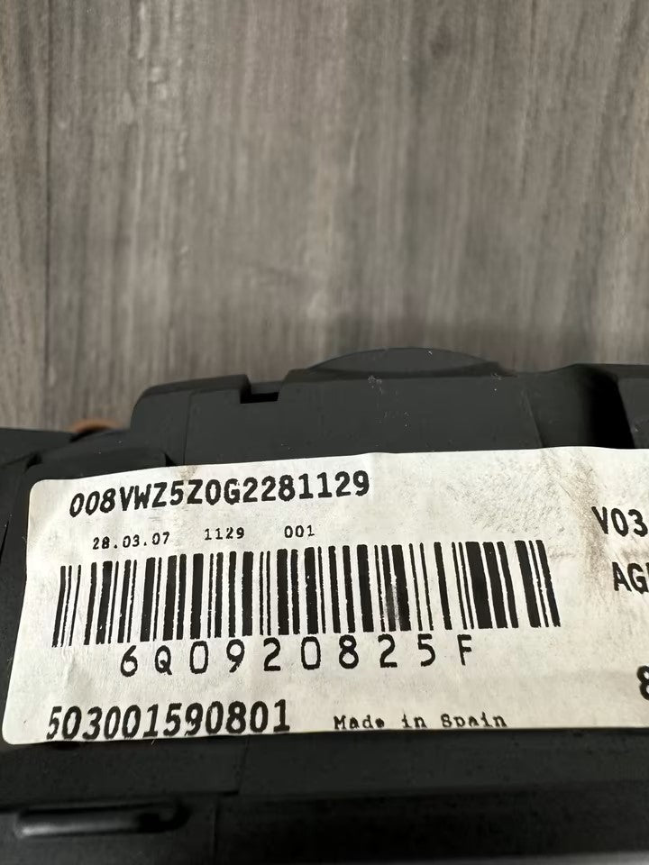 6Q0920825F Tacho Kombiinstrument Vw Polo 9N3 1,4 Tdi 220000km