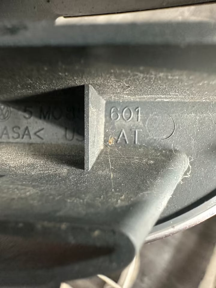 5M0853601 VW Logo Emblem Kühlergrill VW Touran