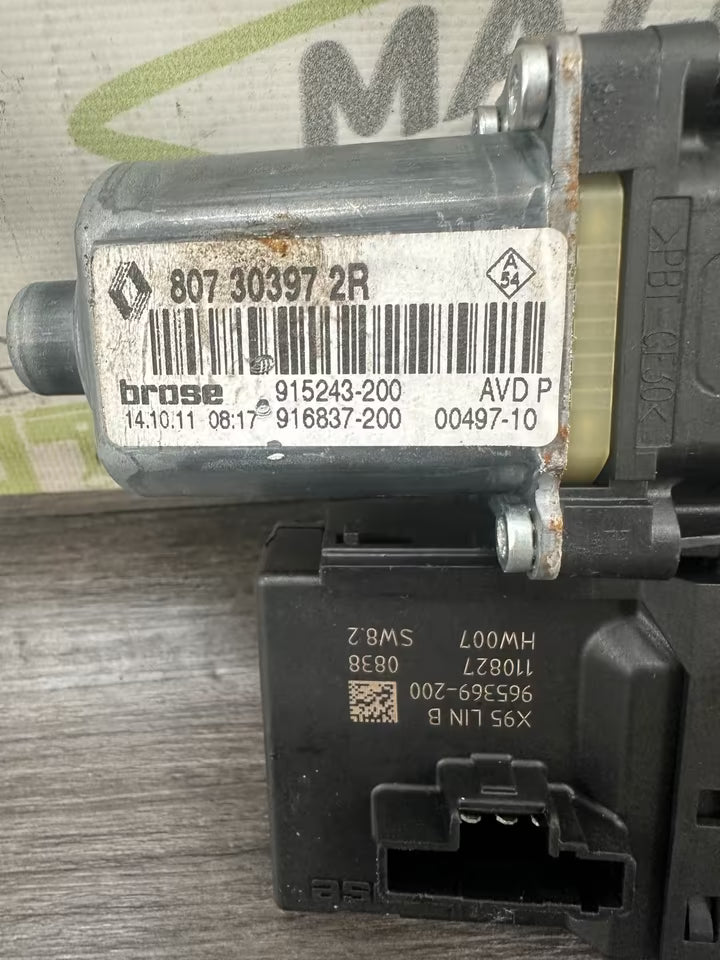 807303972R Fensterhebermotor Vorne Rechts Renault Megane III