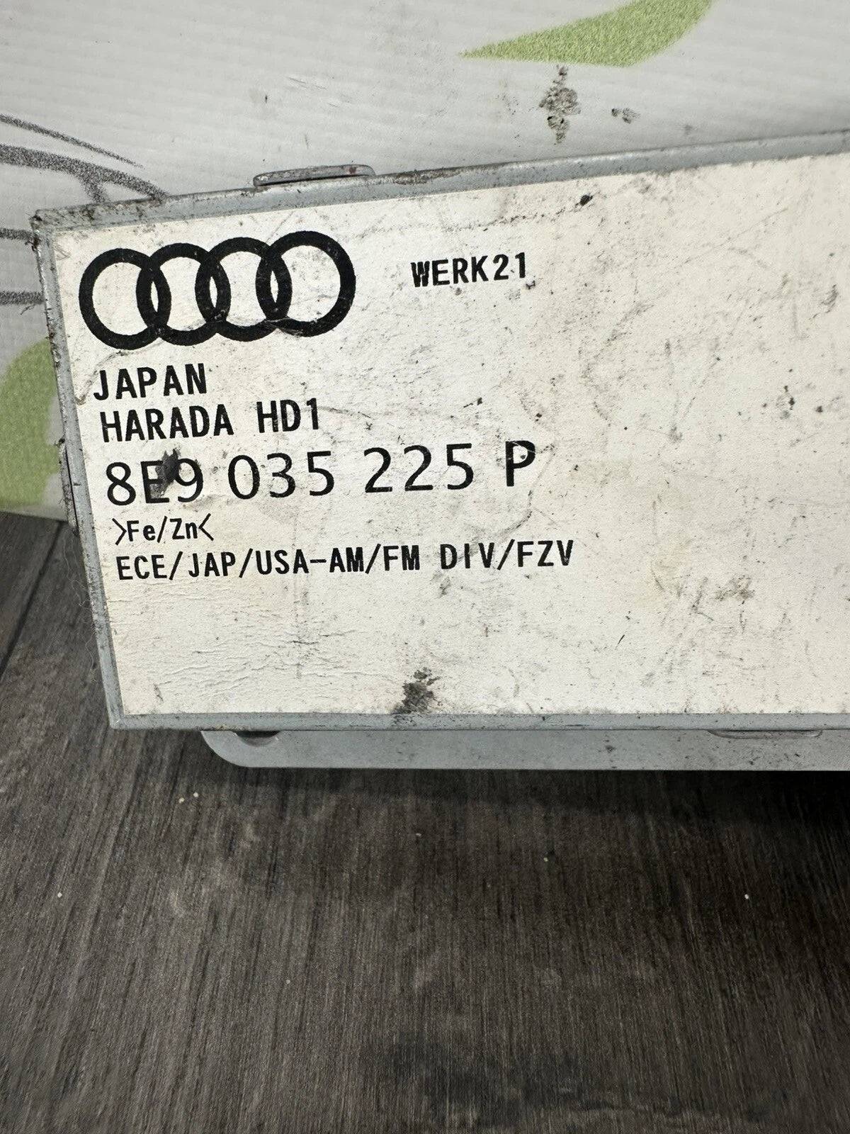 8E9035225P Antennen Verstärker Audi A4 B7 8E