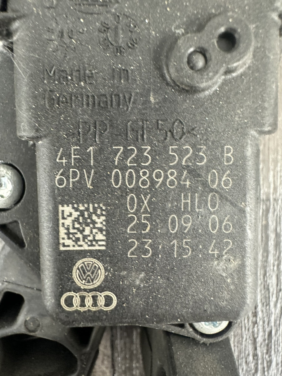 6308747