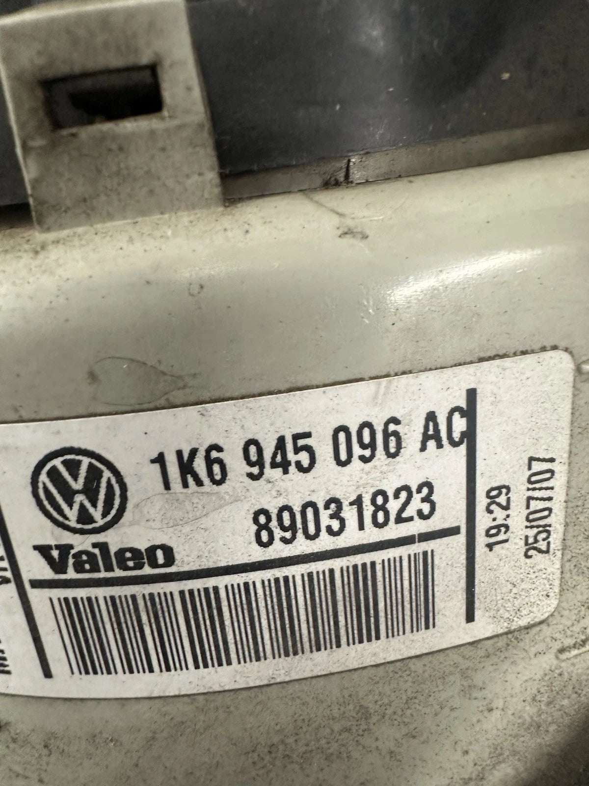 1K6945096AC Heckleuchte Rücklicht Hinten Rechts VW Golf V 1K6 945 096 AC