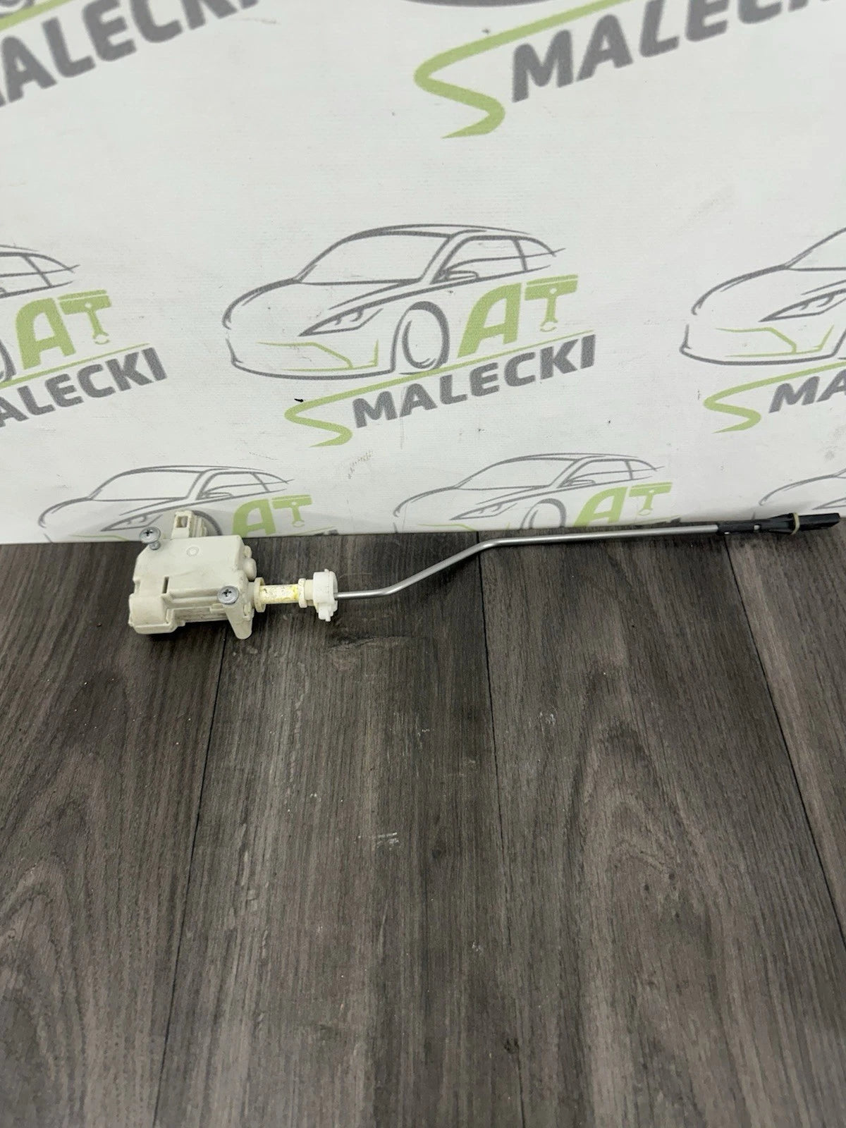 3C0810773 Stellelement Tank Original VW Passat 3C