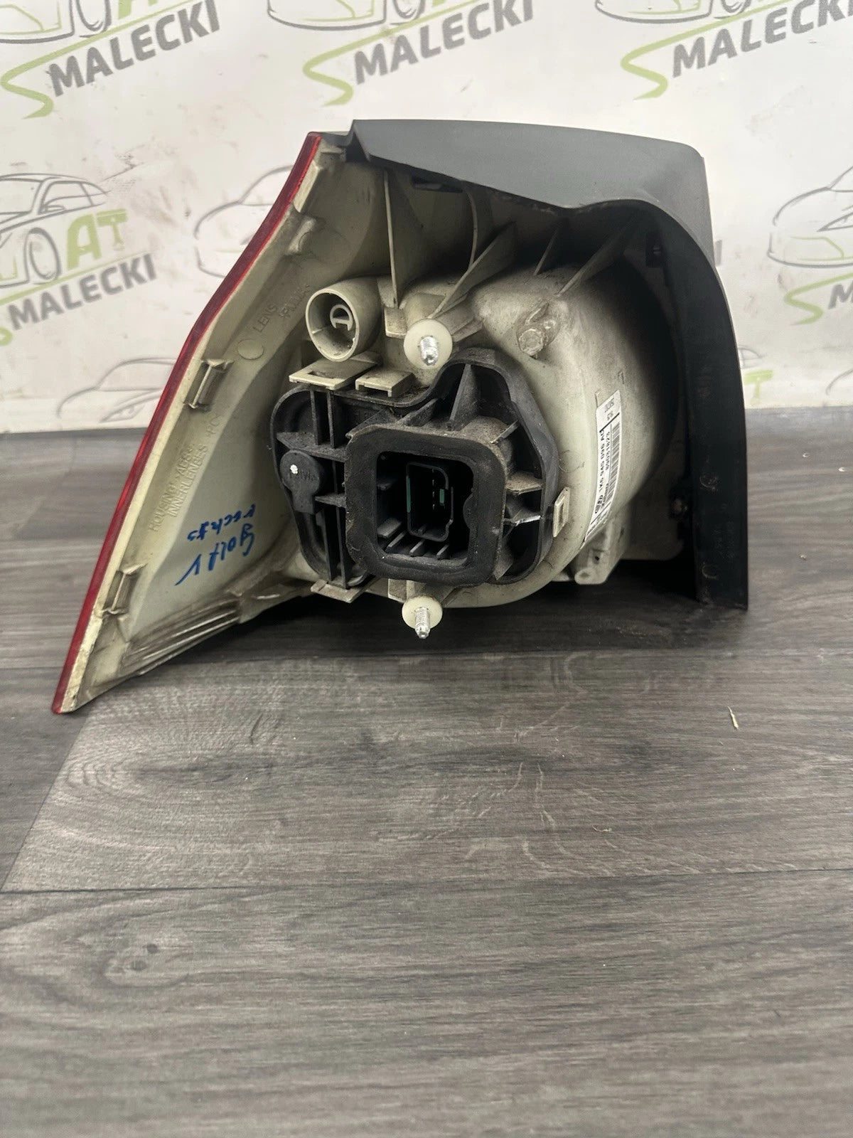 1K6945096AC Heckleuchte Rücklicht Hinten Rechts VW Golf V 1K6 945 096 AC