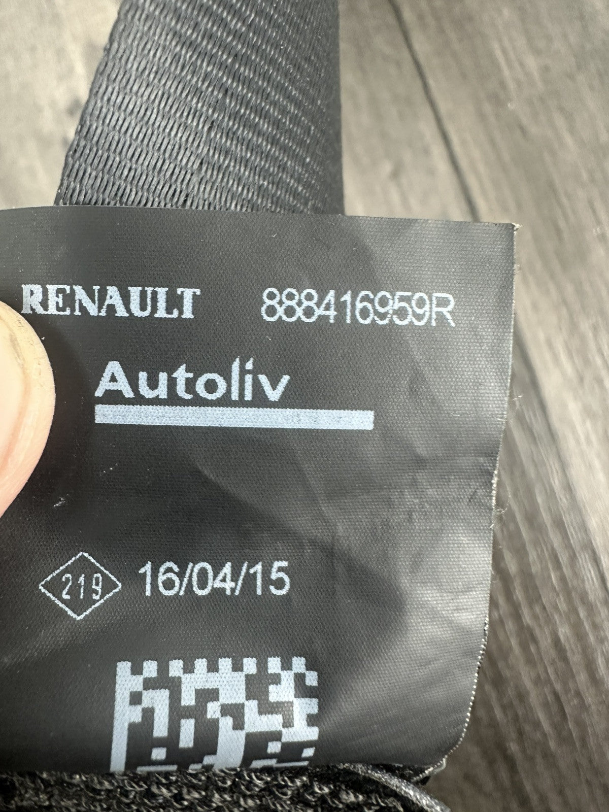 6304562
