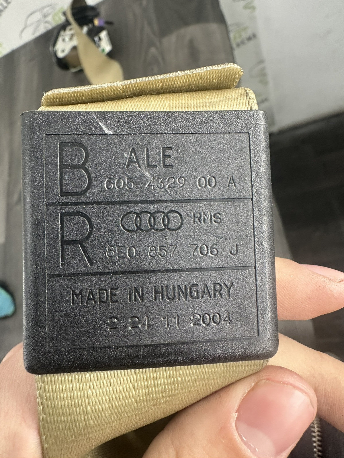6304600