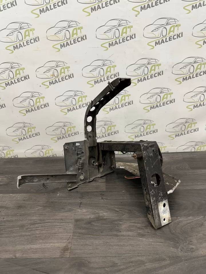 4D0821137A Kotflügelhalter Halterung Links Audi A8 D2 4D Modell
