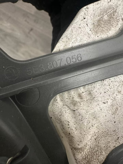 5E3807056 Stoßstangenhalter Vorne Rechts Skoda Octavia